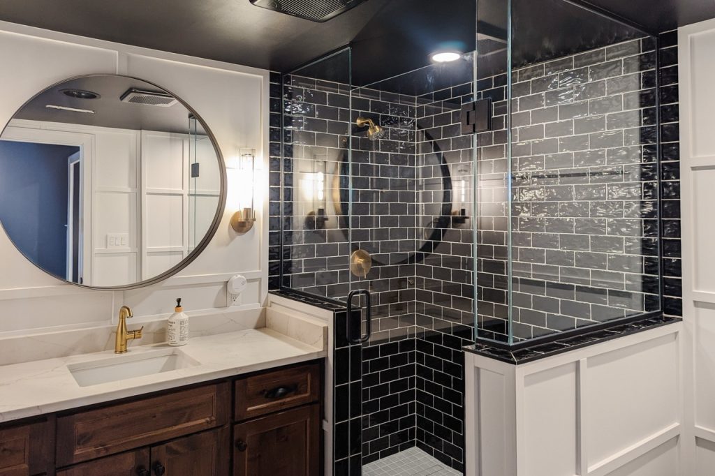 Bathroom Large 2